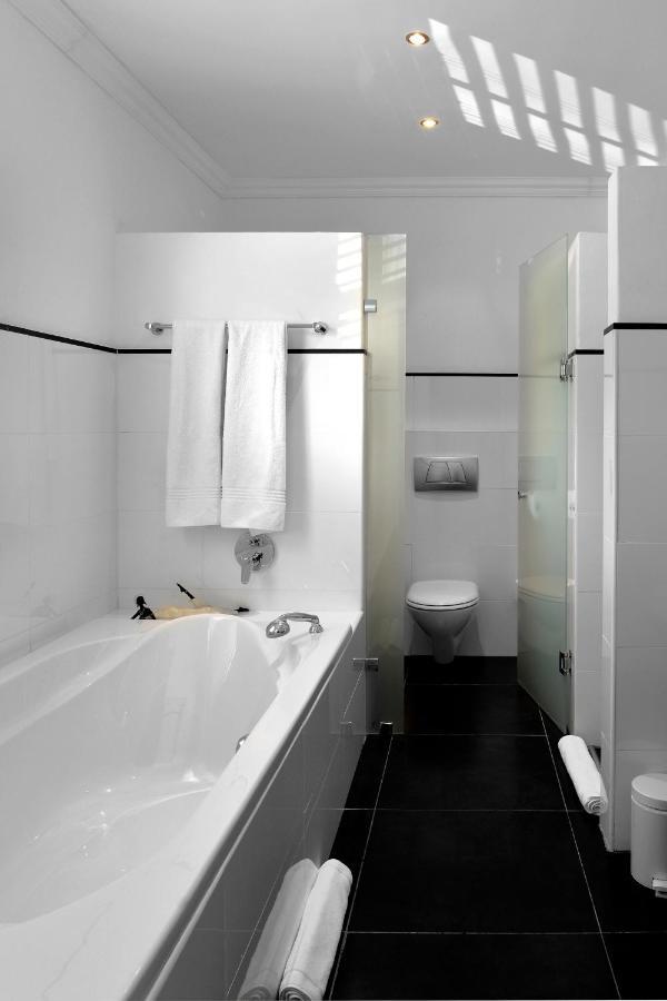 Plumwood Boutique Hotel By The Living Journey Collection Franschhoek Exterior foto